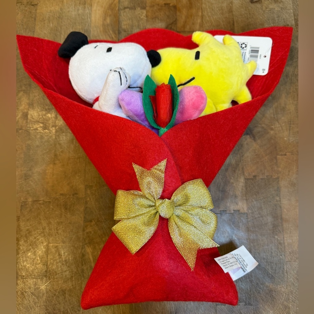 Peanuts Snoopy and Woodstock Plush Stuffed Floral Bouquet Valentine’s Day New 26